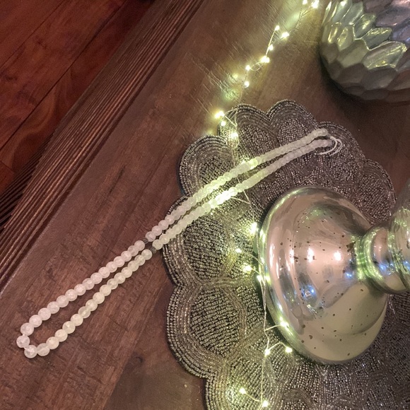 White frosted crystal bead necklace! - Picture 3 of 5